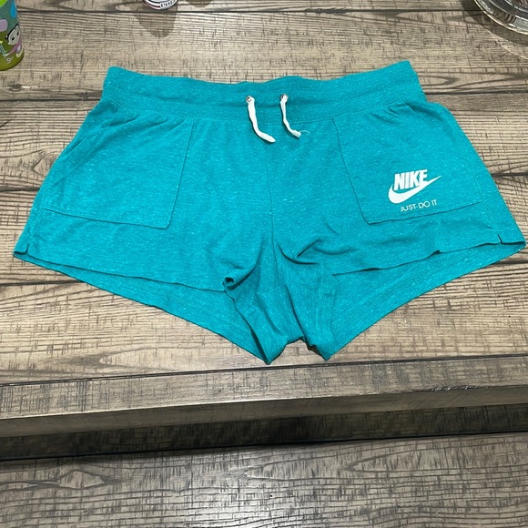 Nike Pants - Women's Nike short